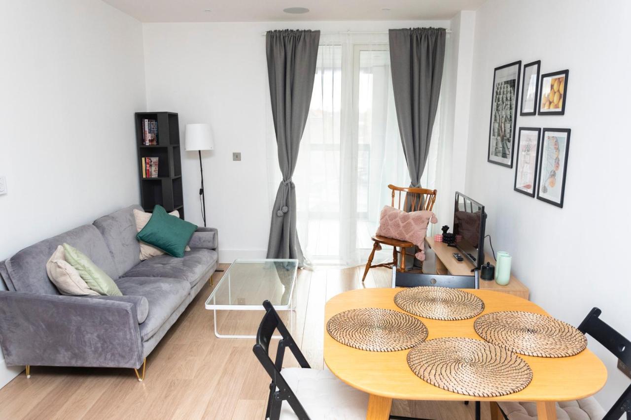 Modern Brixton Apartment London Exterior photo